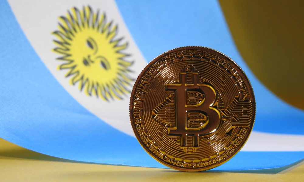 Аргентина совершает набеги на ферму, коммерческую недвижимость в поисках крипто-майнеров; Protego Trust Bank назначает бывшего главного операционного директора ACI Worldwide своим генеральным директором